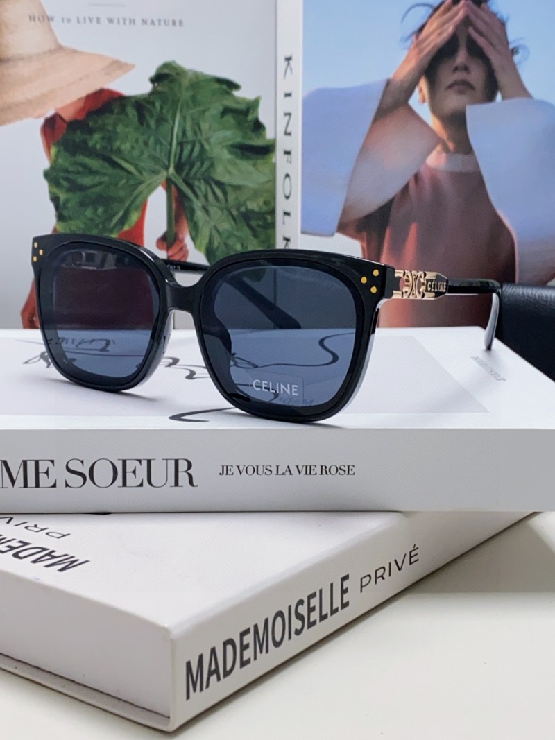 Солнцезащитные очки Celine в черной оправе