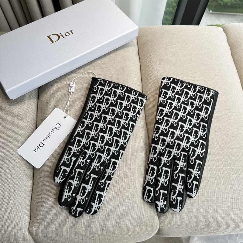 Женские перчатки из кожи с монограммой Dior