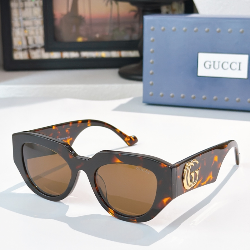 Солнцезащитные очки Gucci GG1421S