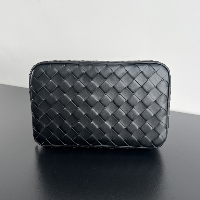 Мужская плетеная косметичка Bottega Veneta