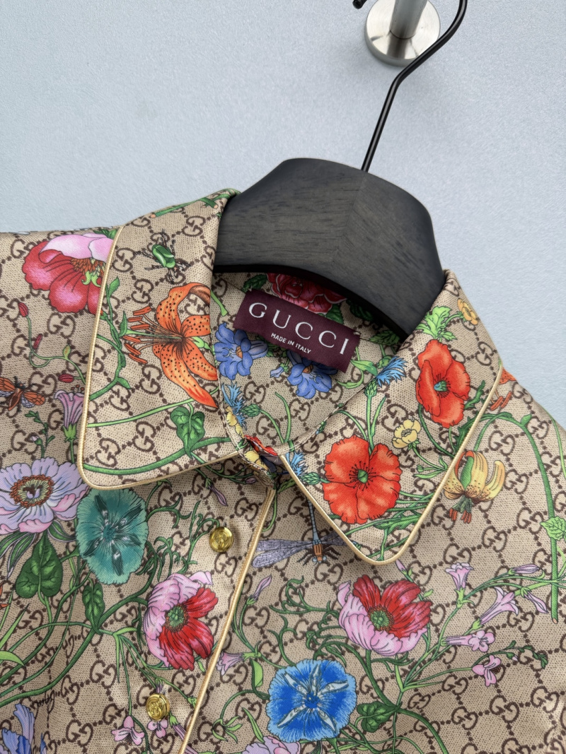 Платье с короткими рукавами и поясом Gucci