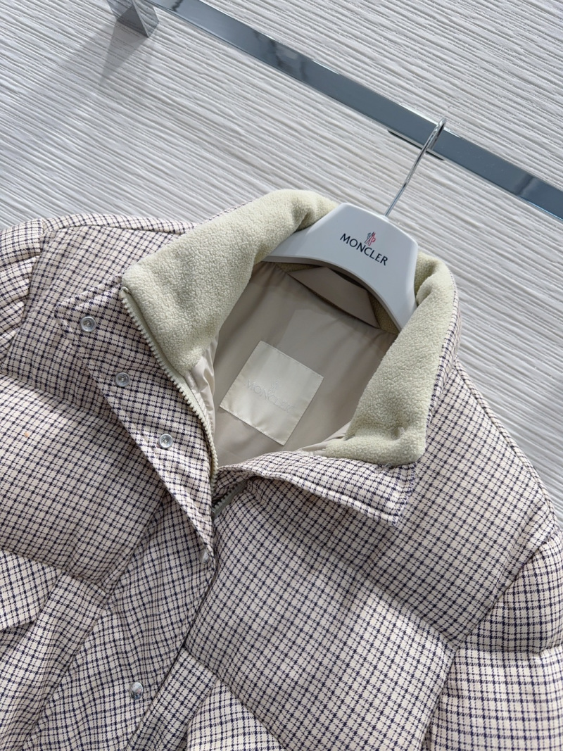 Пуховик Moncler