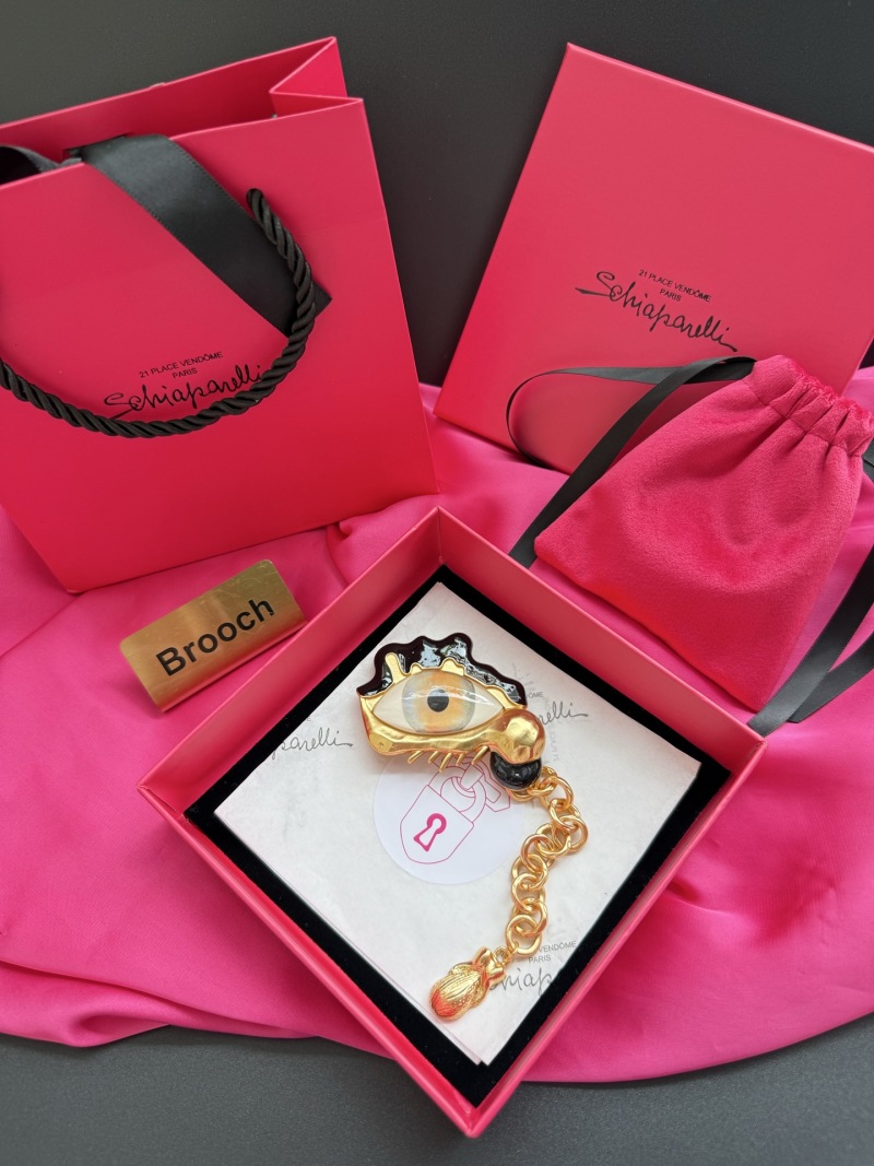 Брошь в виде глаза с цепочкой Schiaparelli