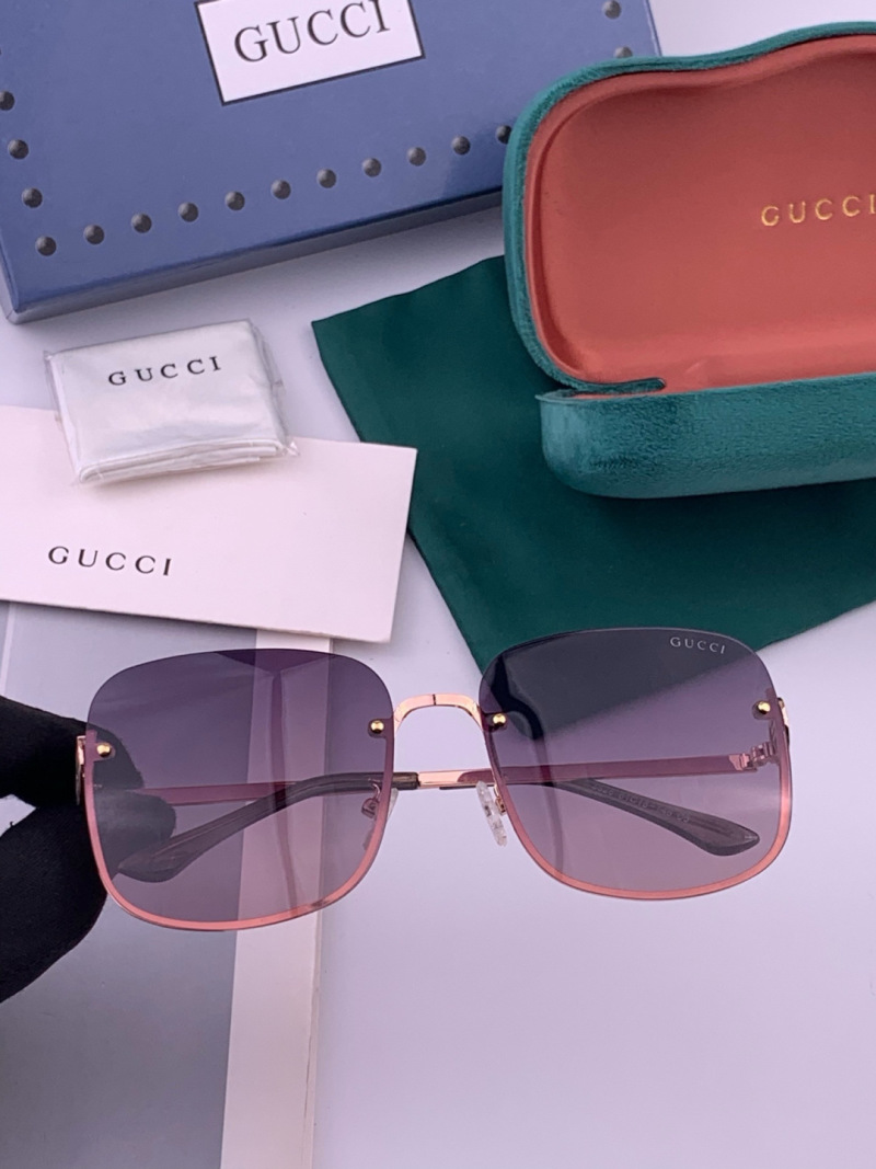 Солнцезащитные очки квадратной формы Gucci