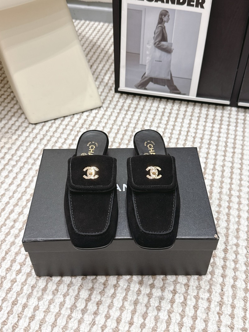 Мюли женские черные с декором Chanel