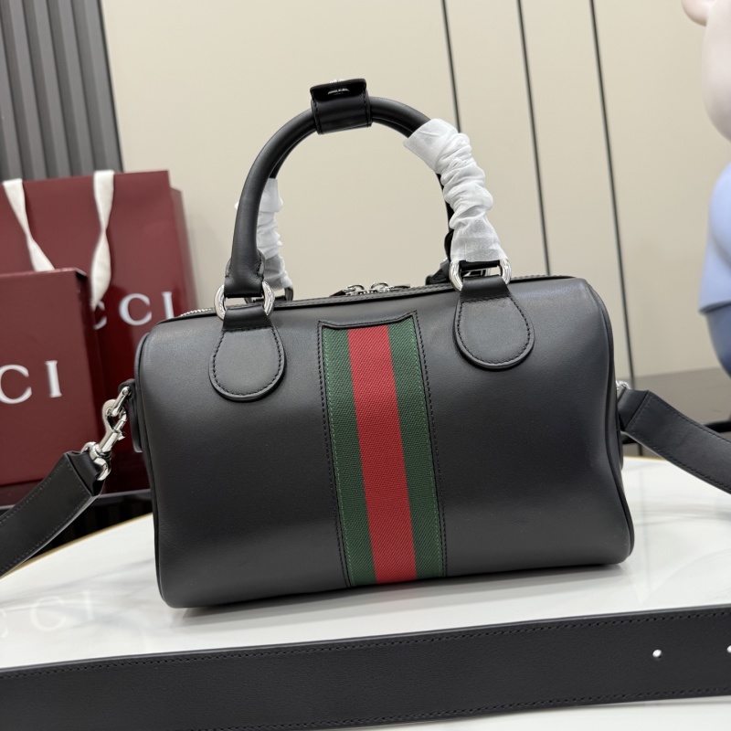 Черная сумка Gucci с красно-зеленой полосой