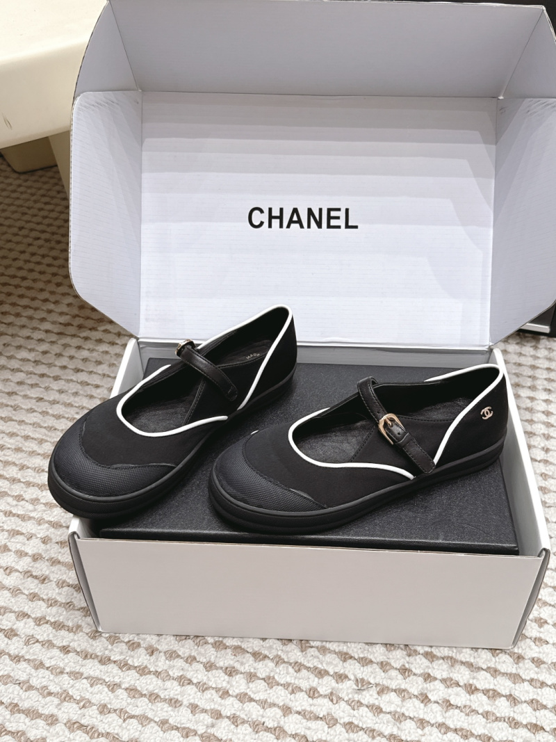 Женские балетки черные с ремешком Chanel