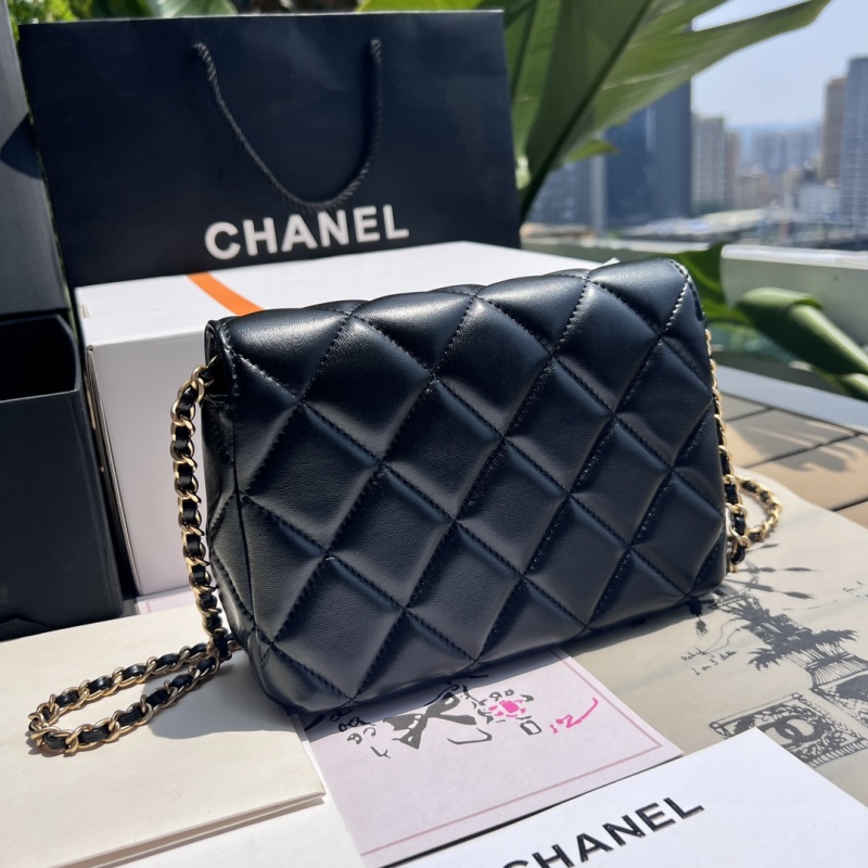 Сумка Chanel черная с жемчужным декором