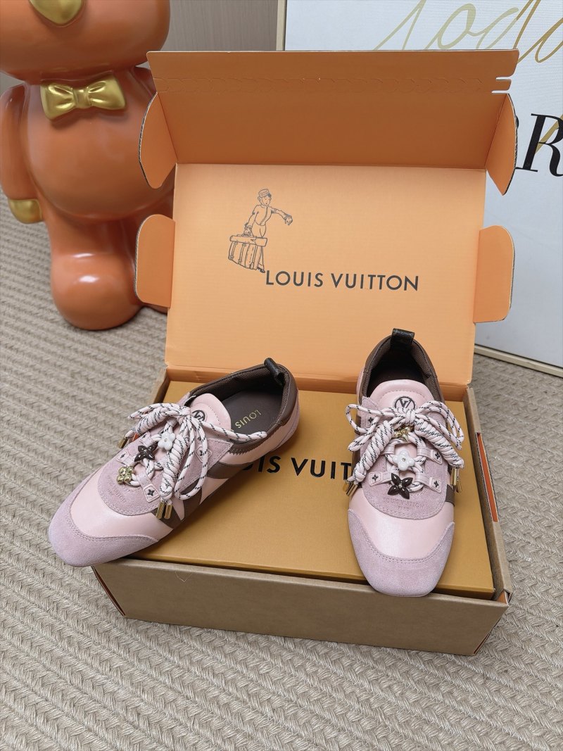 Женские кроссовки Louis Vuitton с цветочным декором розового цвета