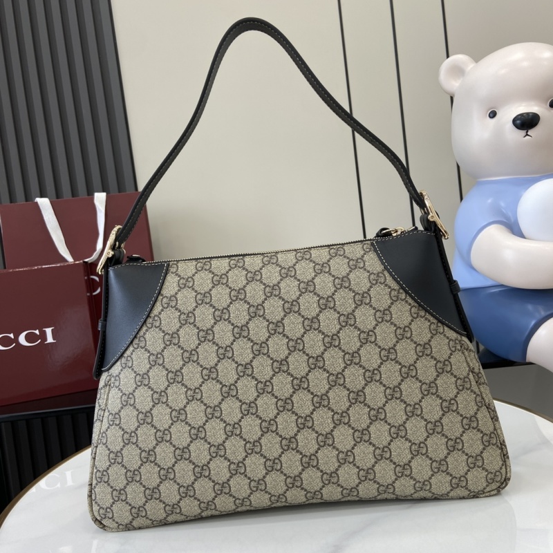 Сумка Gucci с монограммой