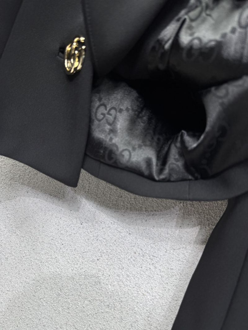 Женский короткий пиджак с металлическими кнопками Gucci