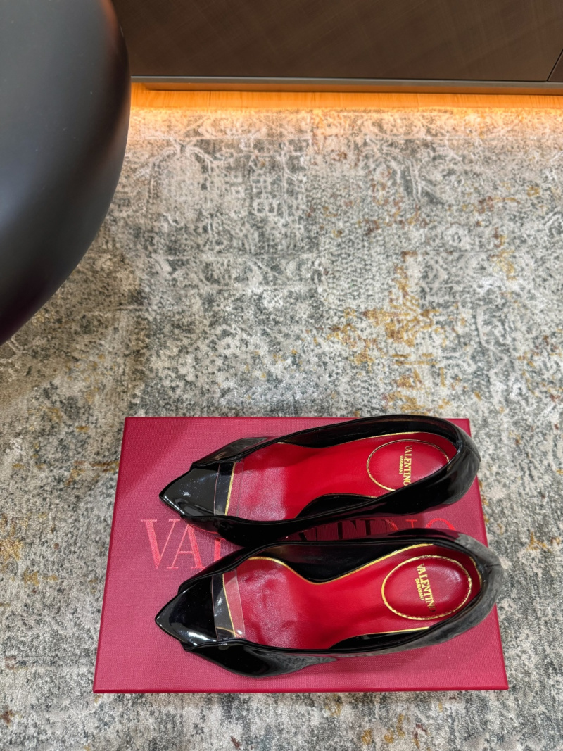 Женские туфли Valentino черный Valentino Garavani