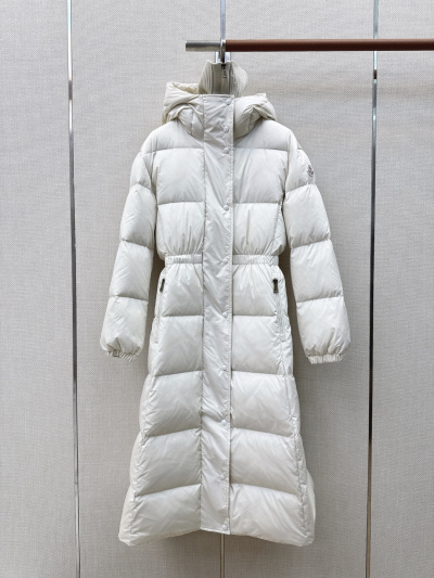 Пуховик Moncler