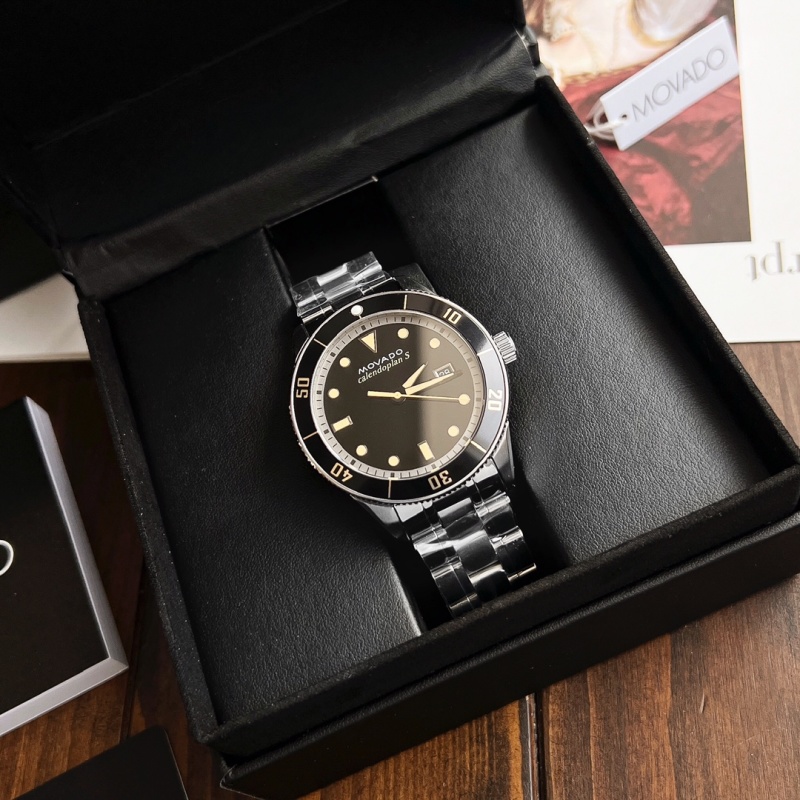 Часы Movado