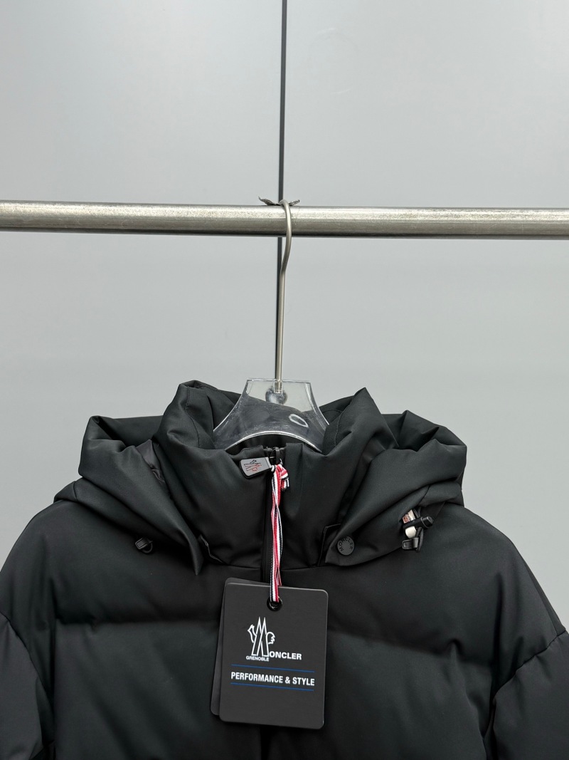 Пуховик Moncler