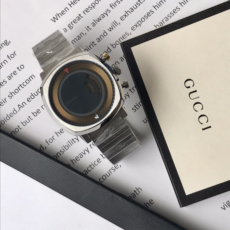 Часы Gucci