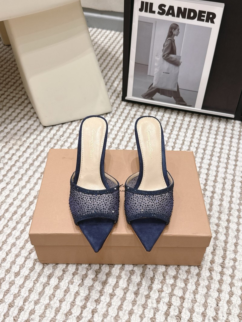 Gianvito Rossi Мюли женские со стразами