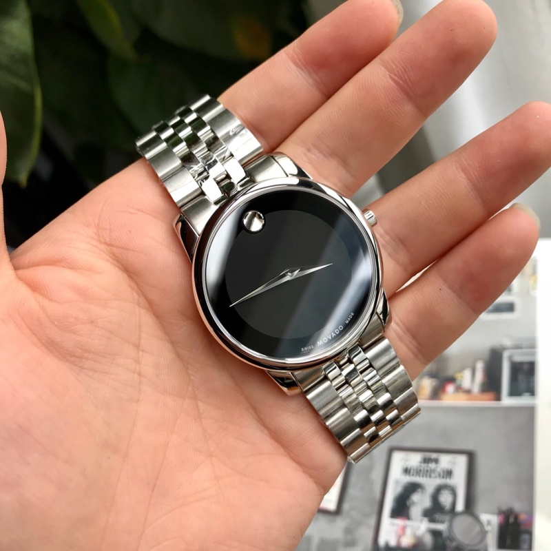 Часы Movado