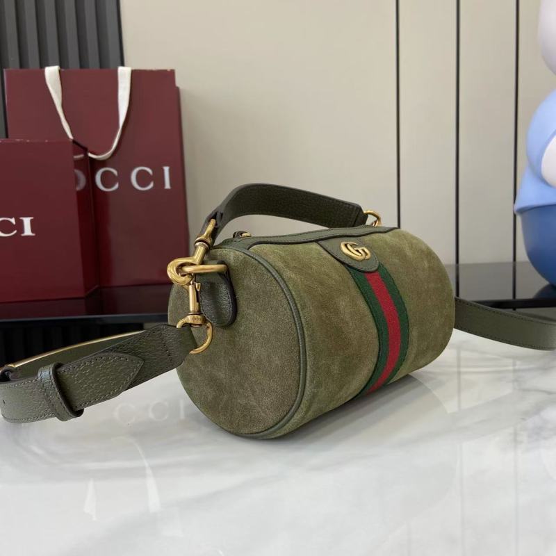Сумка Gucci из замши с ремешком