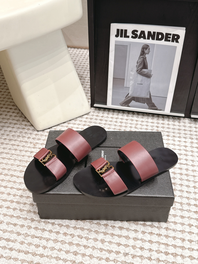 Женские сандалии Saint Laurent с декоративной пряжкой