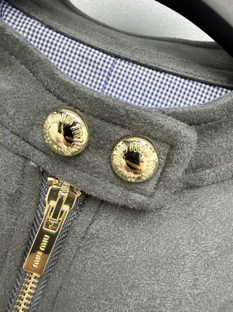 Кожаная куртка Miu Miu с золотой молнией