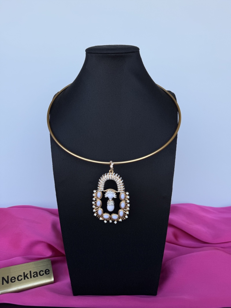 Колье с подвеской в виде замка Schiaparelli