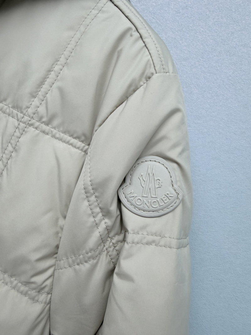 Пуховик Moncler с поясом