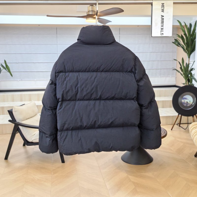 Пуховик Moncler
