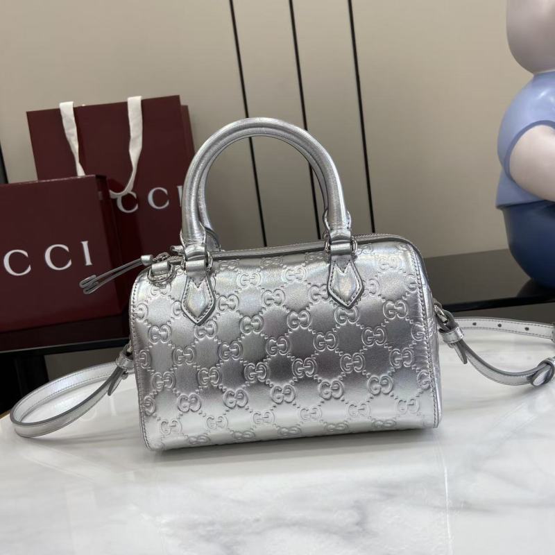 Сумка Gucci серебристая с монограммой