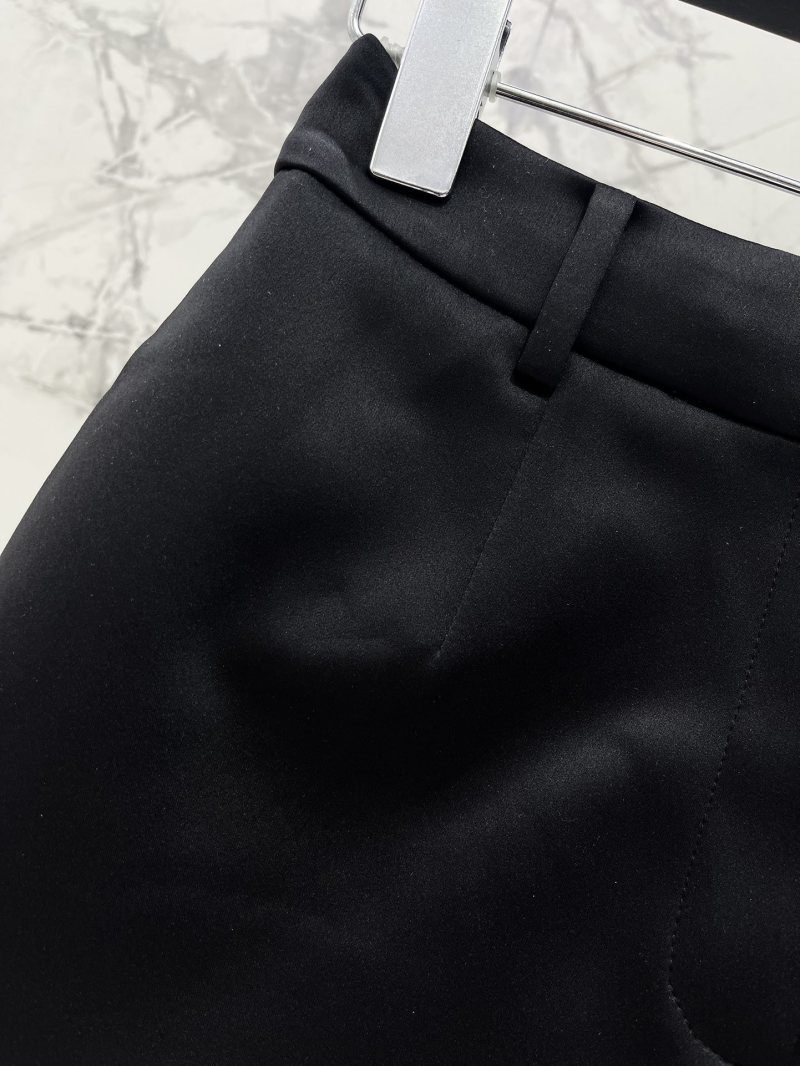 Черные шорты с декоративным цветком Saint Laurent