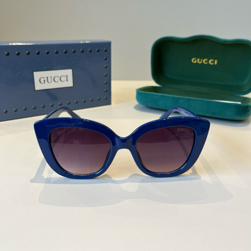 Солнцезащитные очки Gucci синие