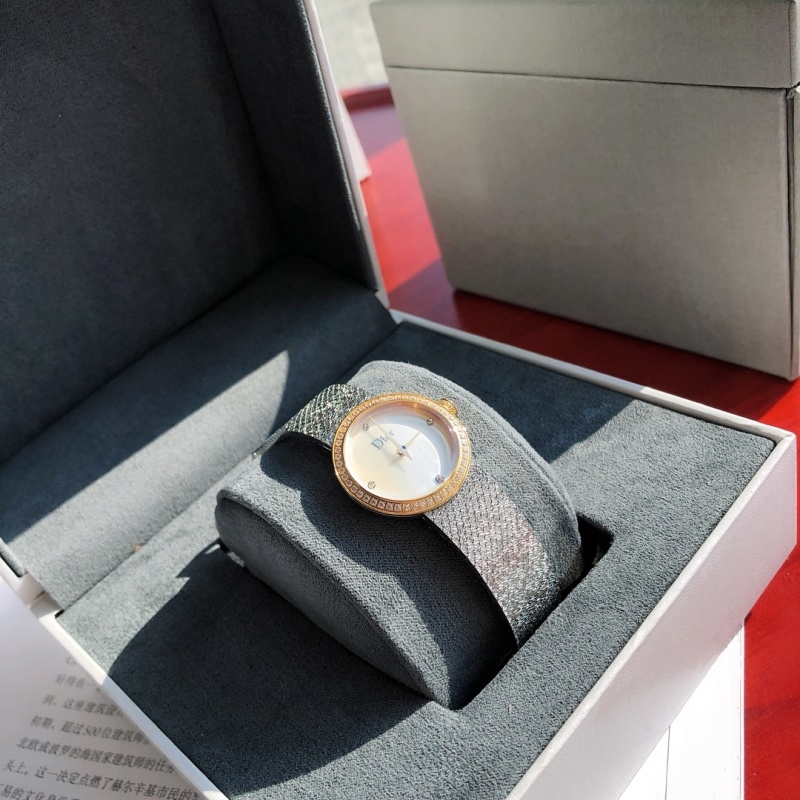 Часы Dior