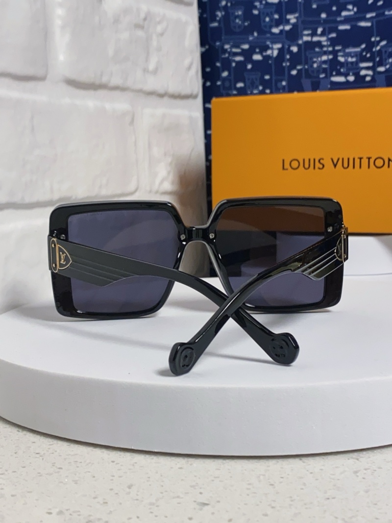 Солнцезащитные очки Louis Vuitton черные крупные оправы