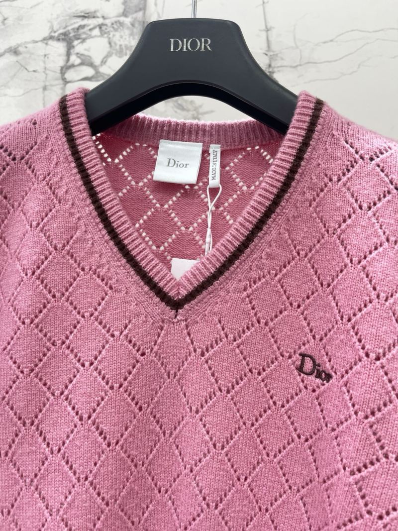 Женский свитер розовый DIOR V-образным вырезом