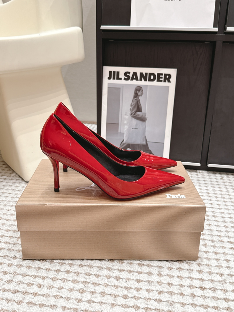 Женские лаковые туфли с острым носом Christian Louboutin