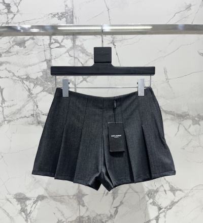 Шорты женские плиссированные черные Saint Laurent