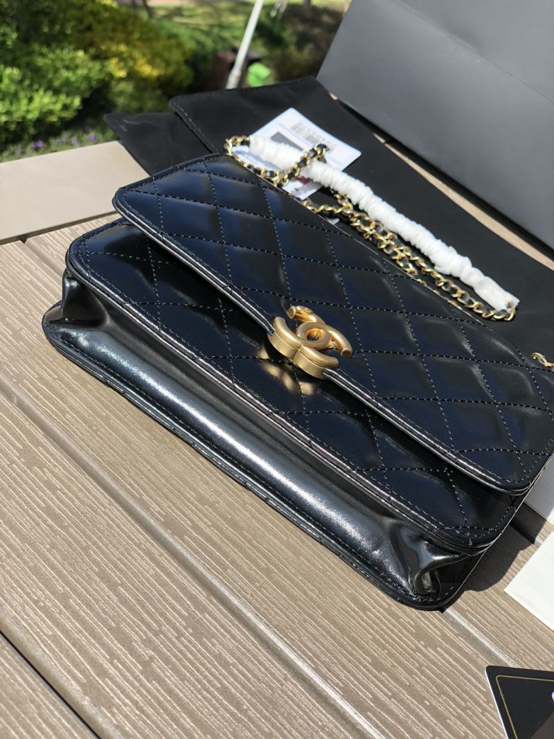 Сумка Chanel WOC черная с золотой фурнитурой