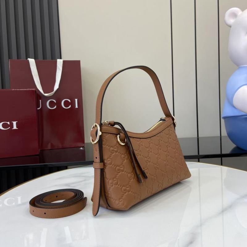 Сумка Gucci с монограммой и ремнем