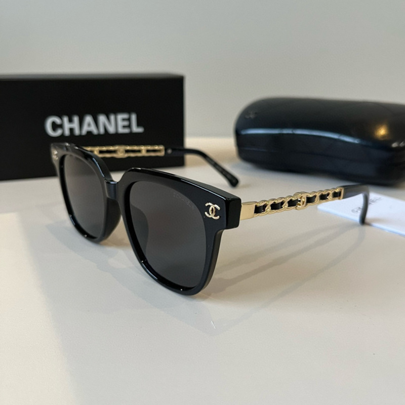Солнцезащитные очки черные декоративные Chanel