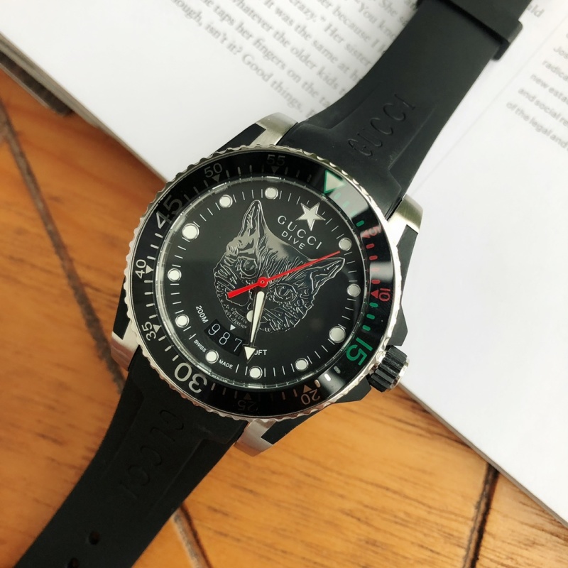 Часы Gucci