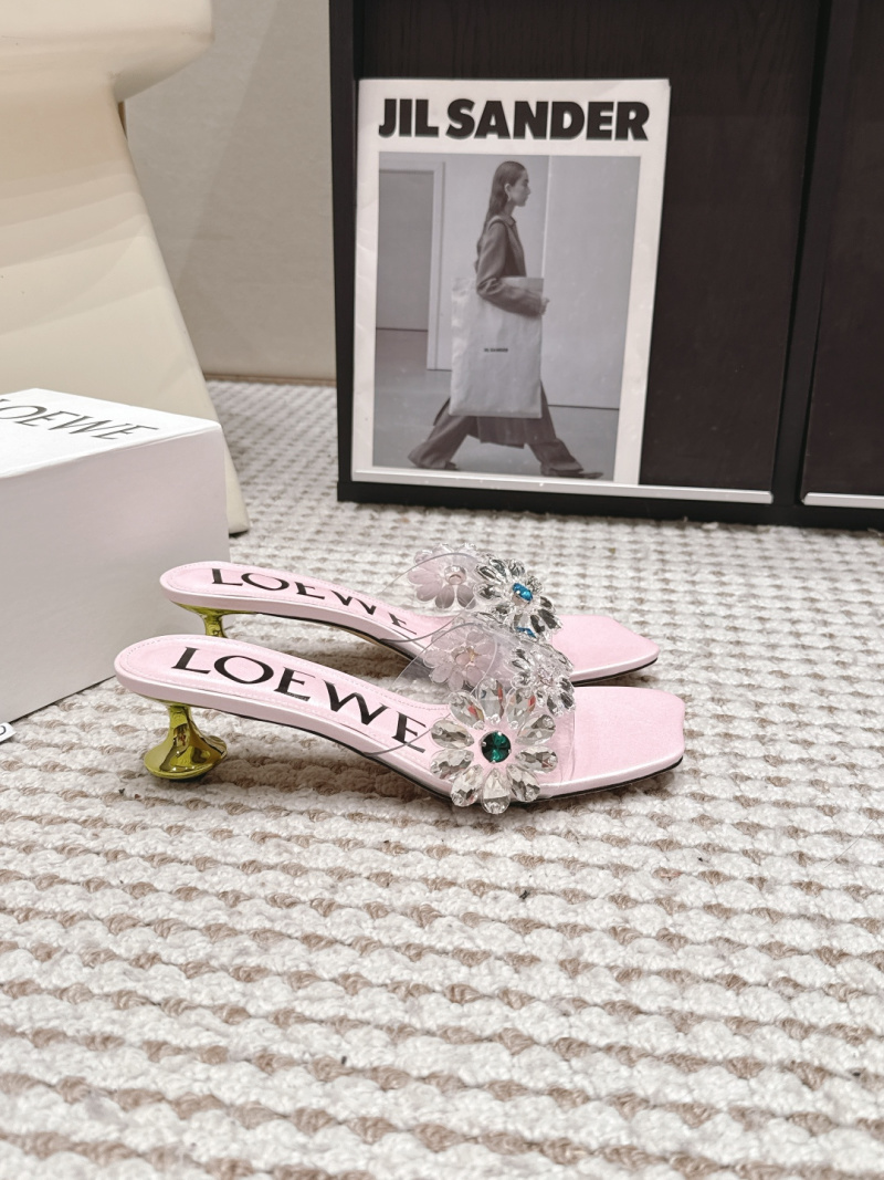Женские розовые тапочки с цветочным декором Loewe