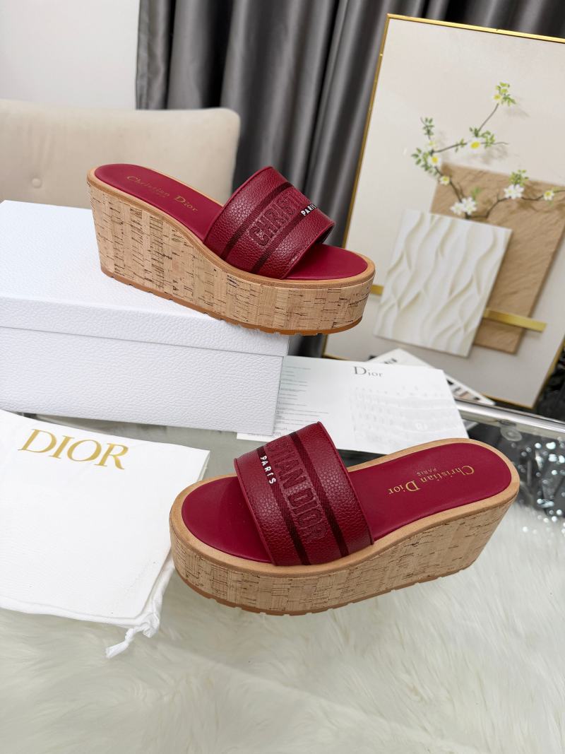 Женские кожаные босоножки на высокой пробковой подошве Dior