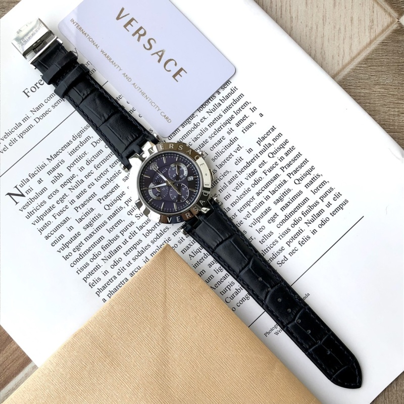 Часы Versace