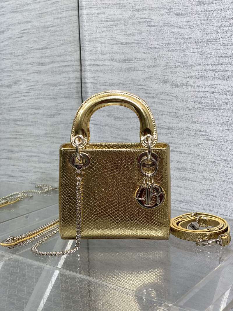 Сумка Dior Lady Dior золотая
