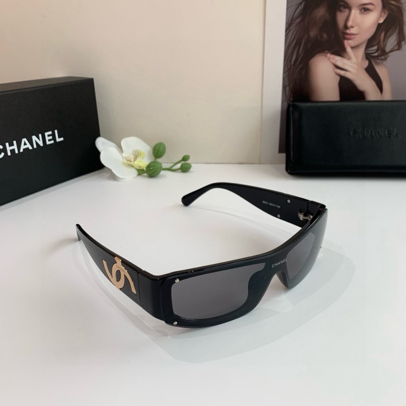 Солнцезащитные очки Chanel кошачий глаз