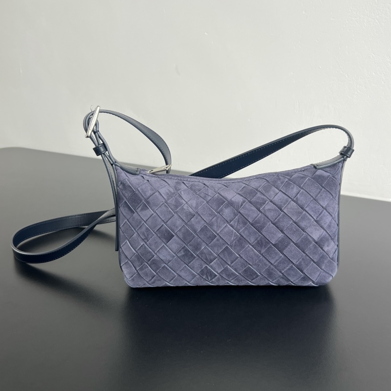 Сумка-кроссбоди Bottega Veneta из плетеной замши