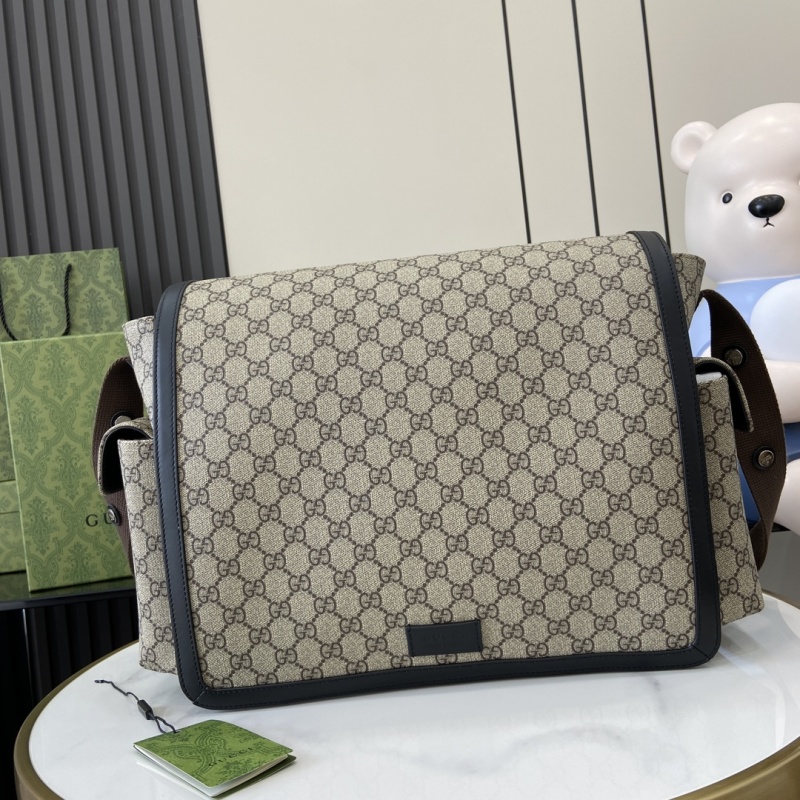 Сумка-мессенджер Gucci с монограммой