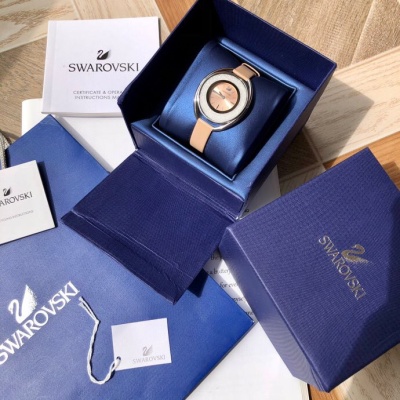 Часы Swarovski