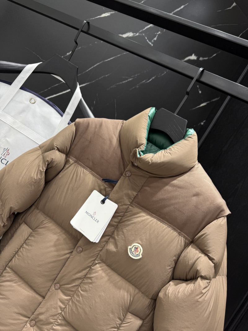 Пуховик Moncler