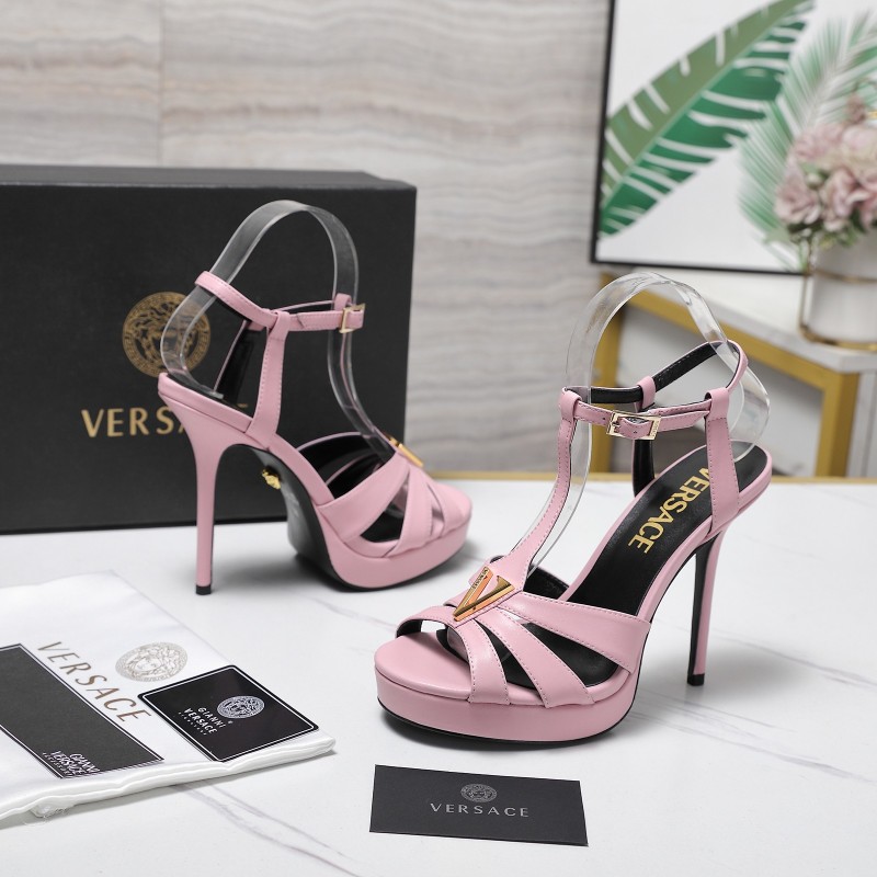 Женские розовые сандалии с прозрачными ремешками и золотистым декором Versace